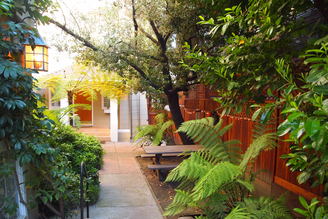 GARDEN COURTYARD - Ridge Rd. Apartments