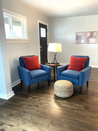 From Living room facing front door - 4bed, 2 bath House - 26th & Alder - central heat and A/C - utilities included