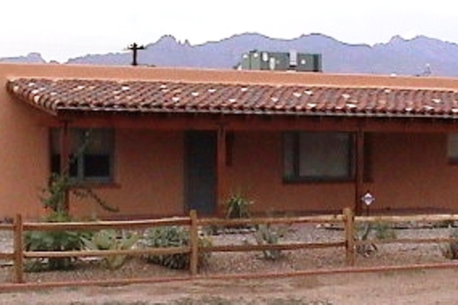 Front Elevation - Huge Hacienda - 3 bed