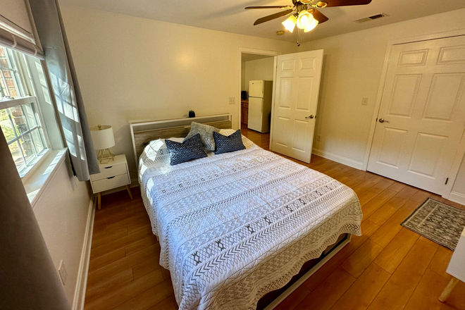 Bedroom - Private Suite Near Downtown House