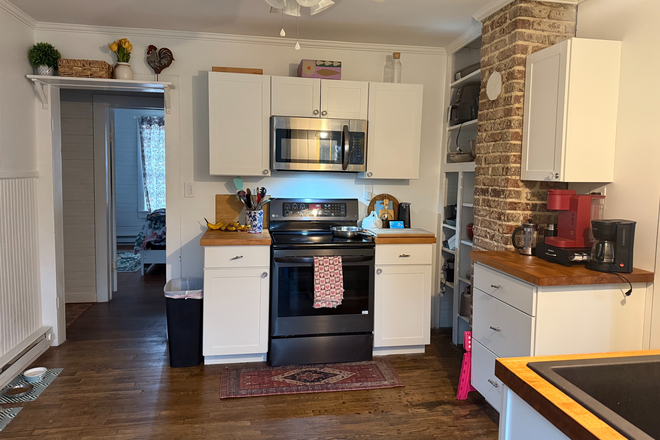 Kitchen - Room For Rent House