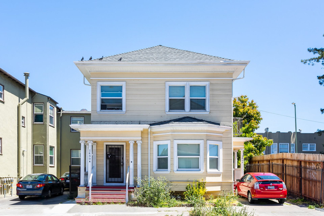  - 1446 1st Ave - 0BR/1.0BA