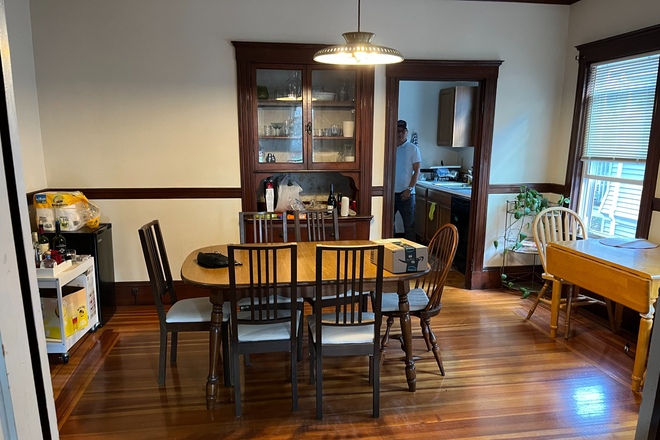 dining room - College Ave Somerville 5 bed 1.5 bath apartment available June 2026!