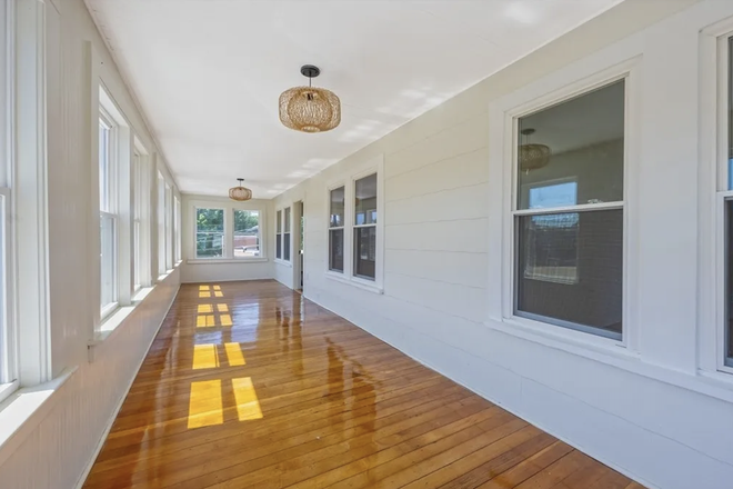 balcony - Spacious, Clean, Cozy room in a beautiful neighborhood Apartments