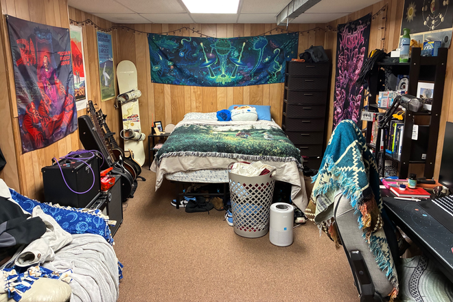 Large Private Bedroom - Private Room Near UMD/Paint Branch trail House