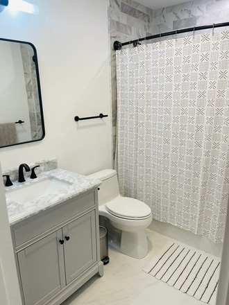 En suite, private bathroom - Furnished, Private bedroom + en suite bath for rent Condo
