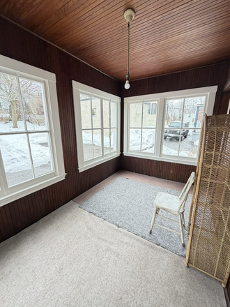 1 - AVAIL NOW or JUNE-Sweet Newton Corner 2 bed with Parking! No Broker Fee! Apartments
