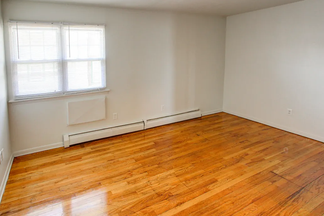 Bedroom (Actual room has carpet) - Ivy Garden Apartments