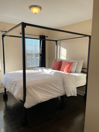 Private bedroom - Cozy Home in the Heart of Baltimore (Owner Occupied-Private bedroom/bathroom)