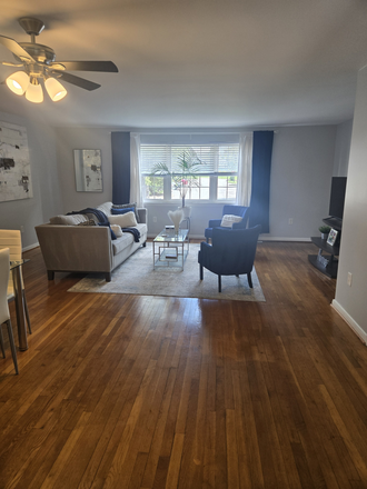 Shared living room - Private Room in the heart of Towson Townhome