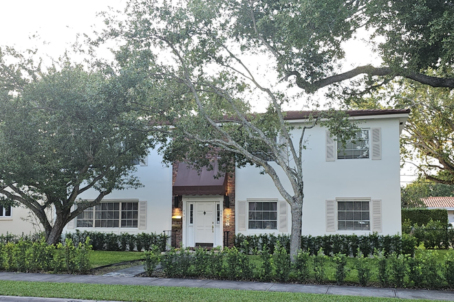 EXTERIOR - Bedroom for Rent. Walk to Campus. Fully renovated unit with all UM students
