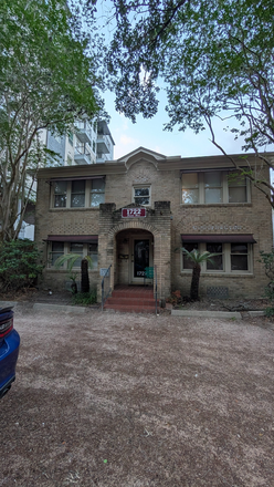 House - 1722 Sunset Blvd House