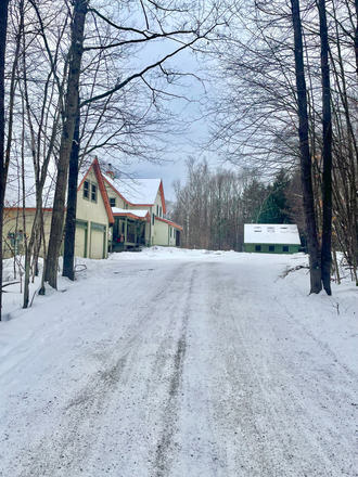 outside approach to house from driveway - Sharon, VT spacious private suite with shared kitchen/laundry, 5 miles from VLGS campus House