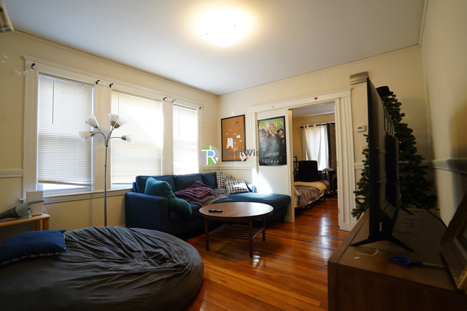 1 - JUNE 2026-Amazing TUFTS 3 bed, Big Rooms, No Broker Fee Apartments