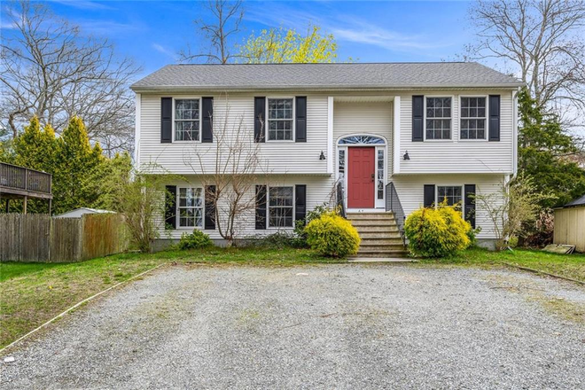 Exterior - 67 Twin Leaf Trail - Bonnet Shores House