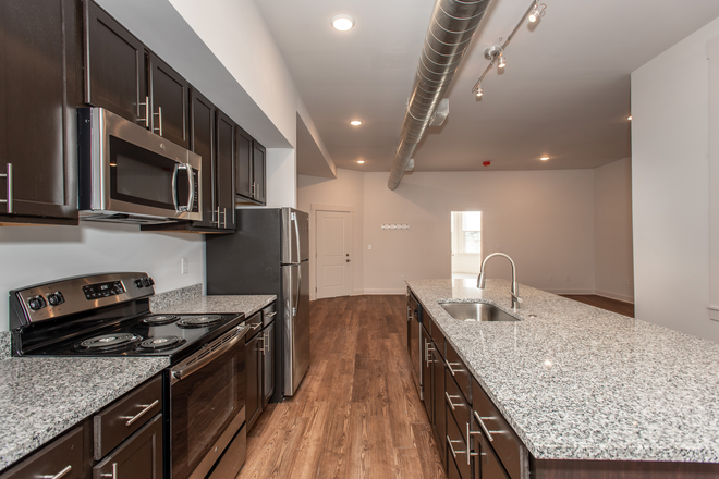 Kitchen - The Clarington Apartments