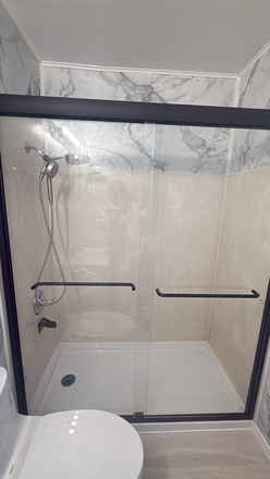 Bathroom - 3 Minute Walking Distance to USF Main Campus Lone Mountain 2-Bedroom Apt w 1 Bath for 2  USF Student