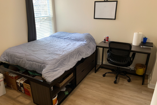 Private Bedroom - Copper Social Apartments Summer Sub Lease/Renew