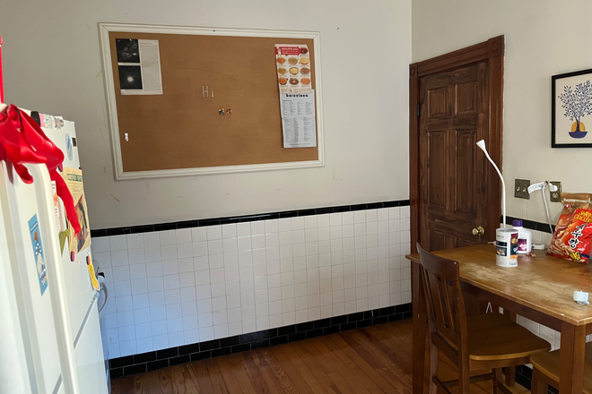  - No broker fee. Large 5 Bedroom 1-1/2 bath 2nd & 3rd floors steps from Tufts