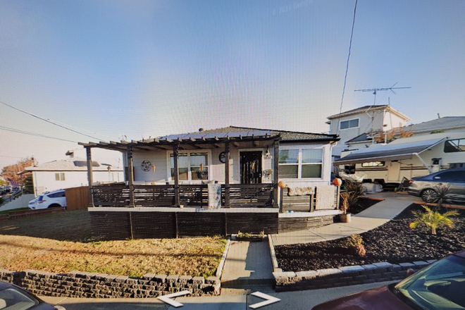 Large front porch - Cottage- 15 minutes to HC. 25 minutes to LJ