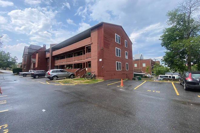 building - Bright, Updated 2-Bedroom in Prime Burlington Location — Available Now! Apartments