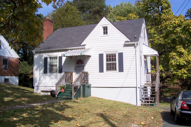 outside street view - 1507 Broad Ave. LLC House