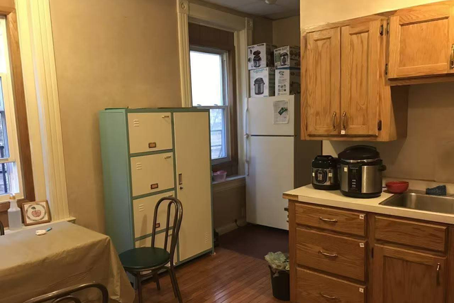 Shared Kitchen - Furnished Apartment House with shared kitchen and bathrooms. Private Bed Rooms.  close to UC campus
