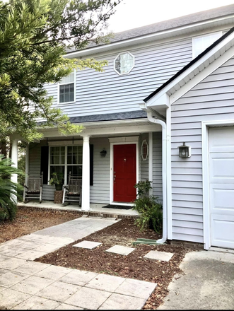 3 bed 2.5 bath house in the bayview farms neighborhood - Looking for 30s female roommate for James Island home! 10 mins to MUSC and folly beach!