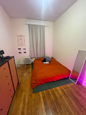 Bedroom - 15 minute walk from Berklee. Adjacent to a star market, next to tar Apartments