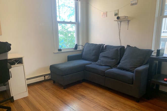 Living room - Furnished 4BR/1BA. av. 09.01.26 for a long-term, T, bus, and shops, walt to Harvard yard. Apartments