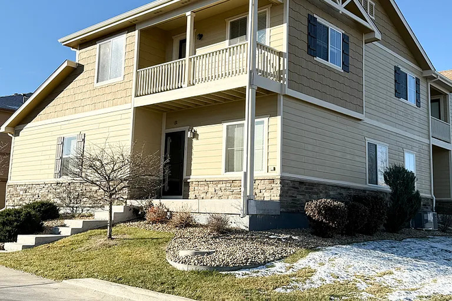 Outside - 1505 Kansas Ave. Fall Semester Room Sublet