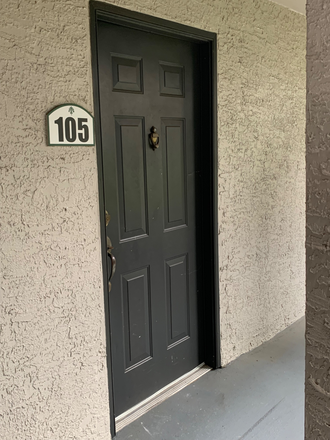 Unit Entrance - Quiet Garden Level Apartment Close to Campus