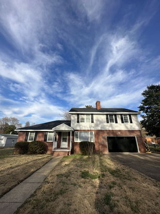 Exterior - Fall sublet for 1