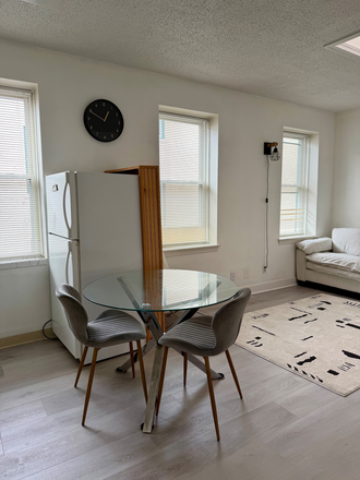 New chairs - NO FEE Furnished Sunny Studio, Pool, AC, Ht/Hw, Comm Ave Condo