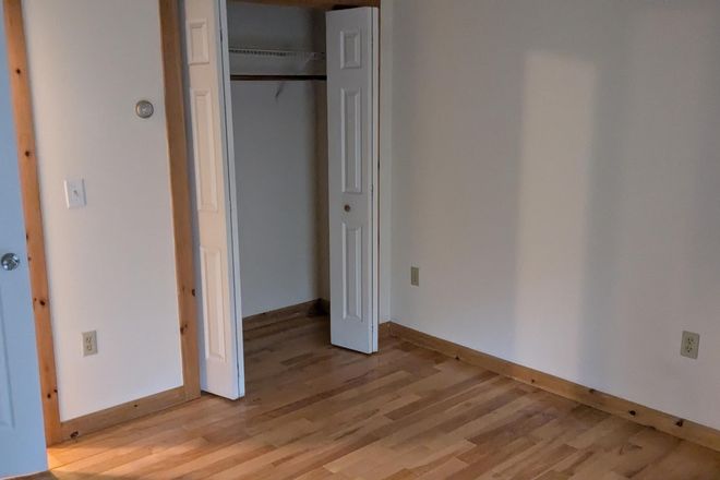 Bedroom closet - 5 Bedroom 2 Bathroom near campus House