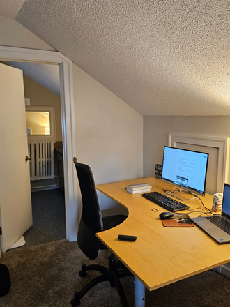 desk - Room with private bathroom in owner occupied home