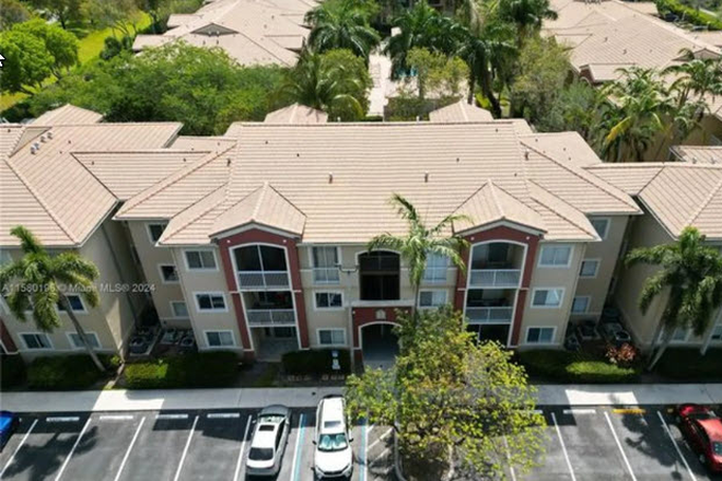 Overview - University Parc Condo - 2/2 Unit:  BEDROOM 2 AVAILABLE - MALE ONLY
