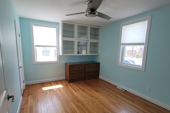 Bedroom - One room in Quite Single family home