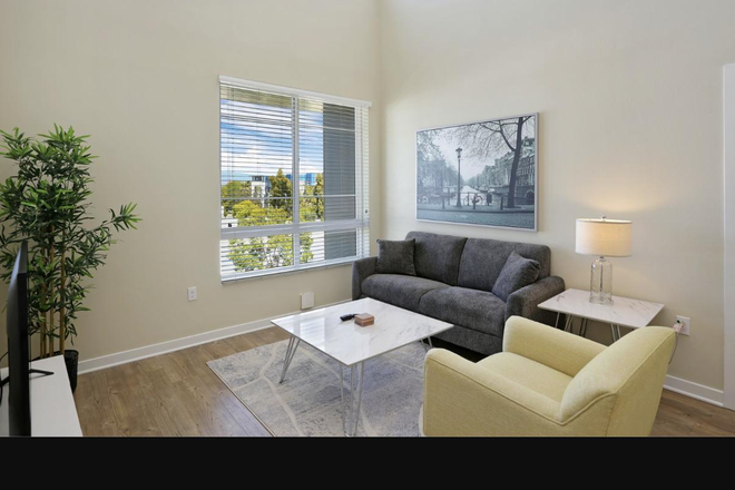 Living Room - Special Offer: Fully Furnished Student / Intern Housing - Guest Room