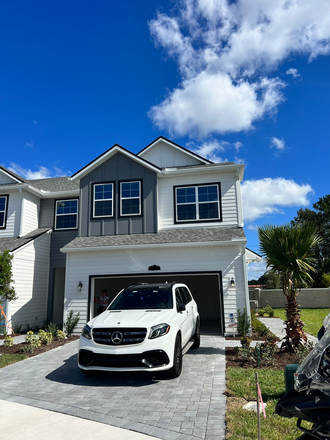 Front - New Townhouse 13 mins to UCF campus