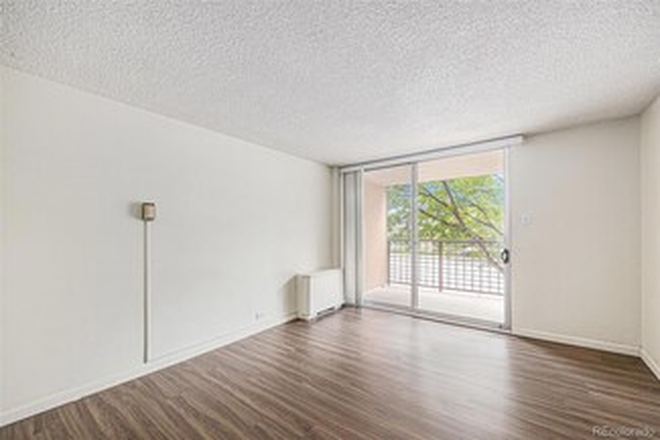 Bedroom - Univeristy Park Tower Apartments