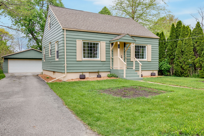 Front of the house - 2 Bedroom house,  with bike trail to ND