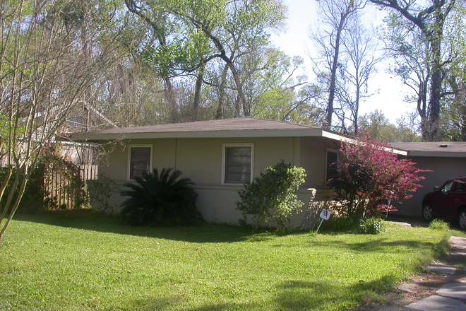 Front view - Ideal Location 4 BR 2 BA in Southdowns House