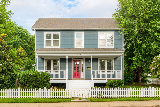 Front - House for Female Graduate Students