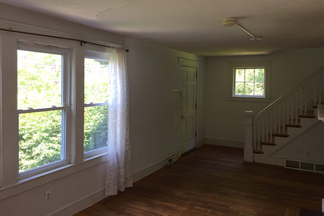 living room - 4 Bedroom + 1 Bathroom single family house on UMass Amherst Campus, near Central Residential area