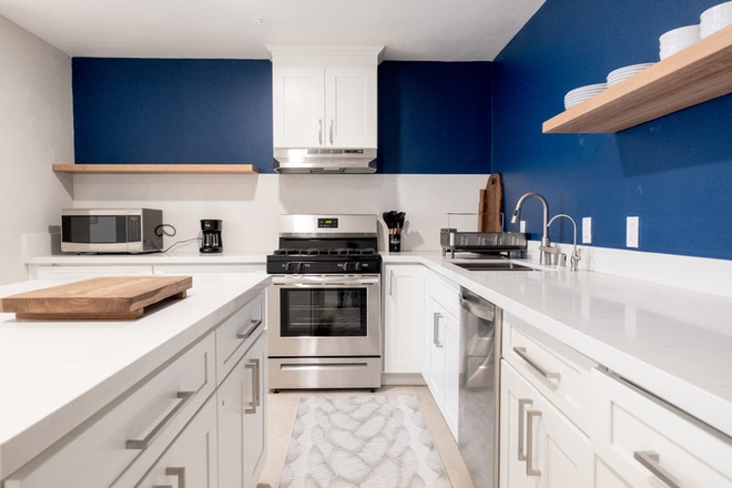 Modern Kitchen - Furnished Room With Private Bathroom Townhome