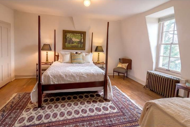 bedroom - $1350 Fully Furnished One Bedroom in a Safe Neighborhood Close to Penn Campus Apartments