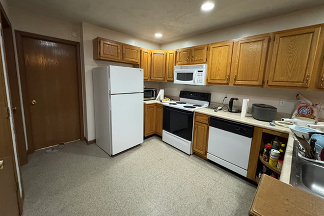 Kitchen - Kelli Peter Townhome