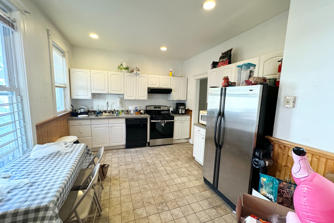 Kitchen - Spacious 3 Bedroom in Mission Hill | Laundry in Unit | Dishwasher