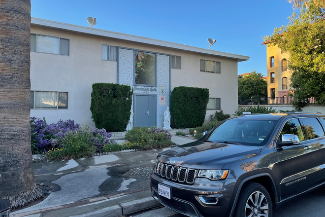 front of building - Near UCR, 1 Bedroom 1 bath with Gated Parking